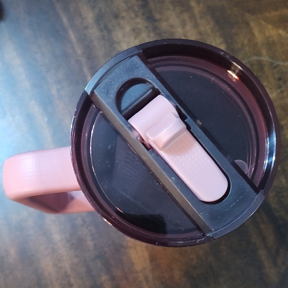 Stanley Quencher Tumbler - Rose Brown with Pink Handle - Picture 4 of 4